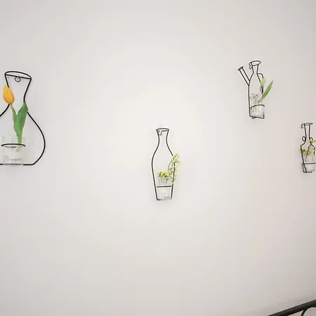 B Live By Ghor アパート *