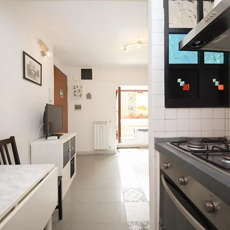 B Live By Ghor アパート ローマ