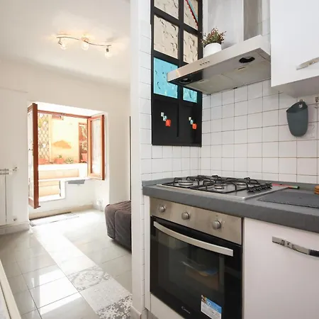 アパート B Live By Ghor *